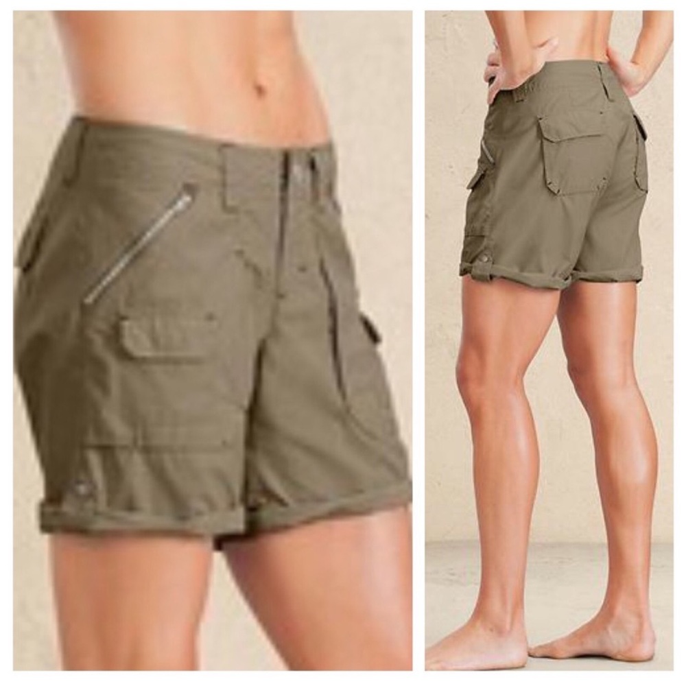 Athleta Coastal Cargo Green Shorts Gym Yoga M